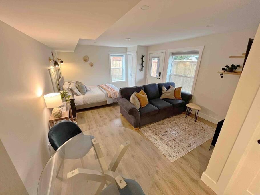 Modern Studio With Soft Tub And Mountain Views - Ratcliffe Guest Suite Duncan Exterior photo