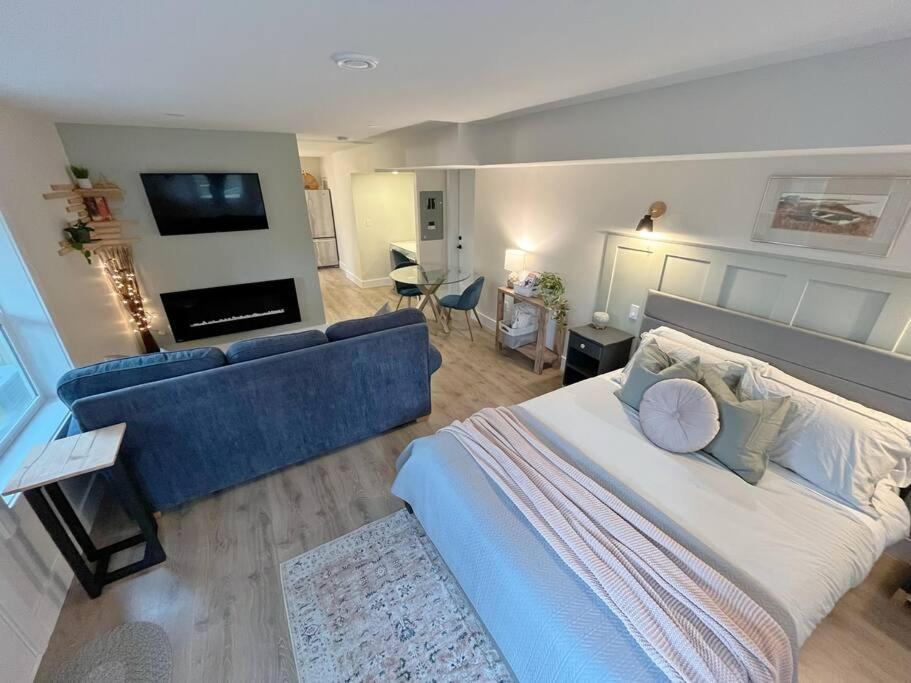 Modern Studio With Soft Tub And Mountain Views - Ratcliffe Guest Suite Duncan Exterior photo